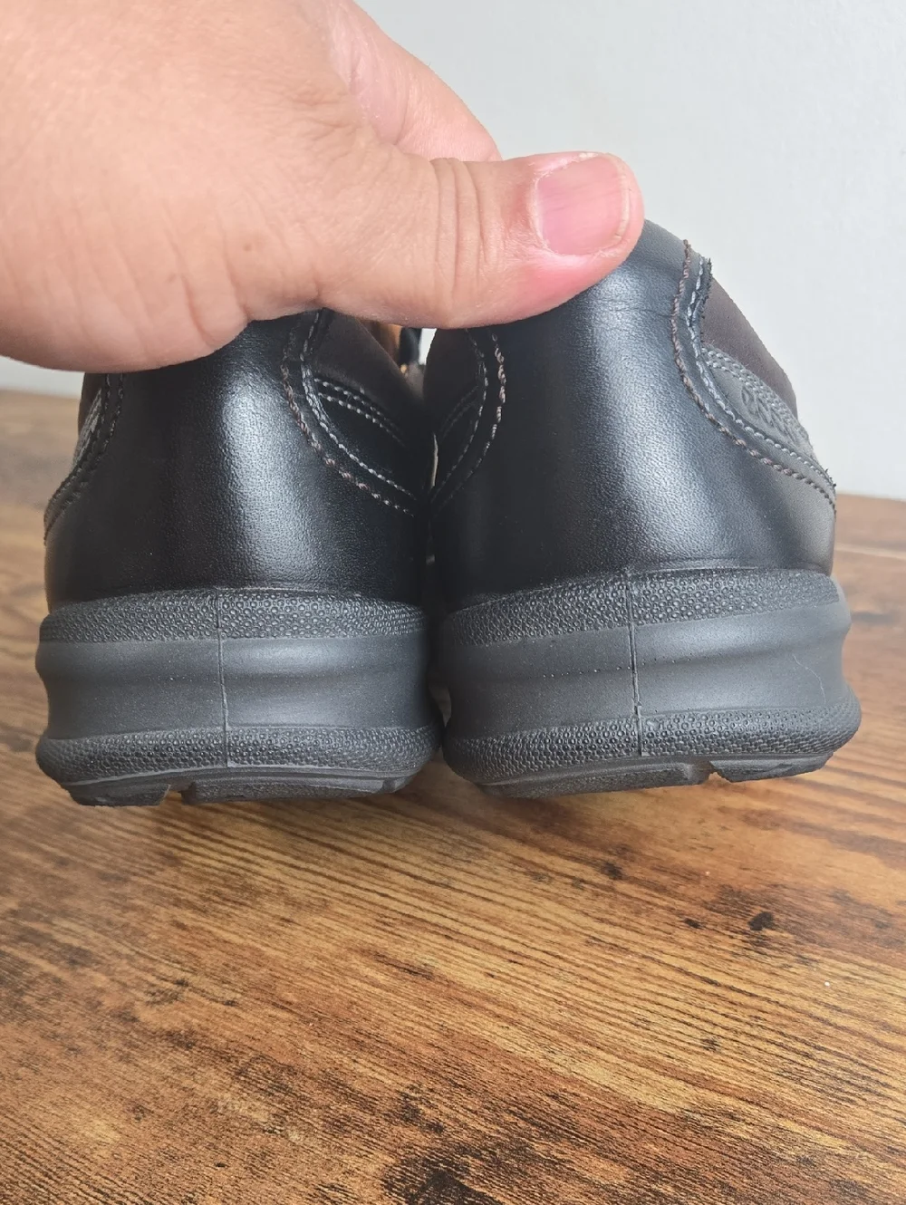 ECCO Men’s Black Leather Slip-On Comfort Shoes Sz 7.5 Euro Boho Walkers Support